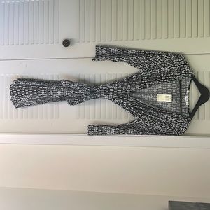 NWT Max Studio Black and White pattern wrap dress. Size large.